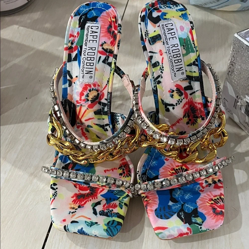 Cape Robbin Women's Floral Heels with Gold and Silver Accents - Picture 1 of 2